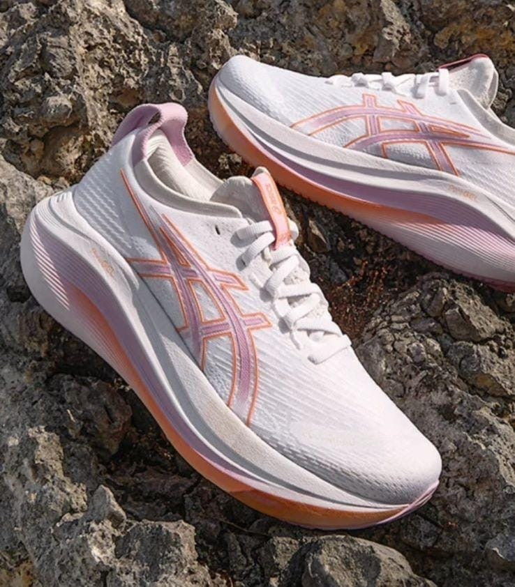 Asics Women’s Gel Nimbus 27 - white and light ube