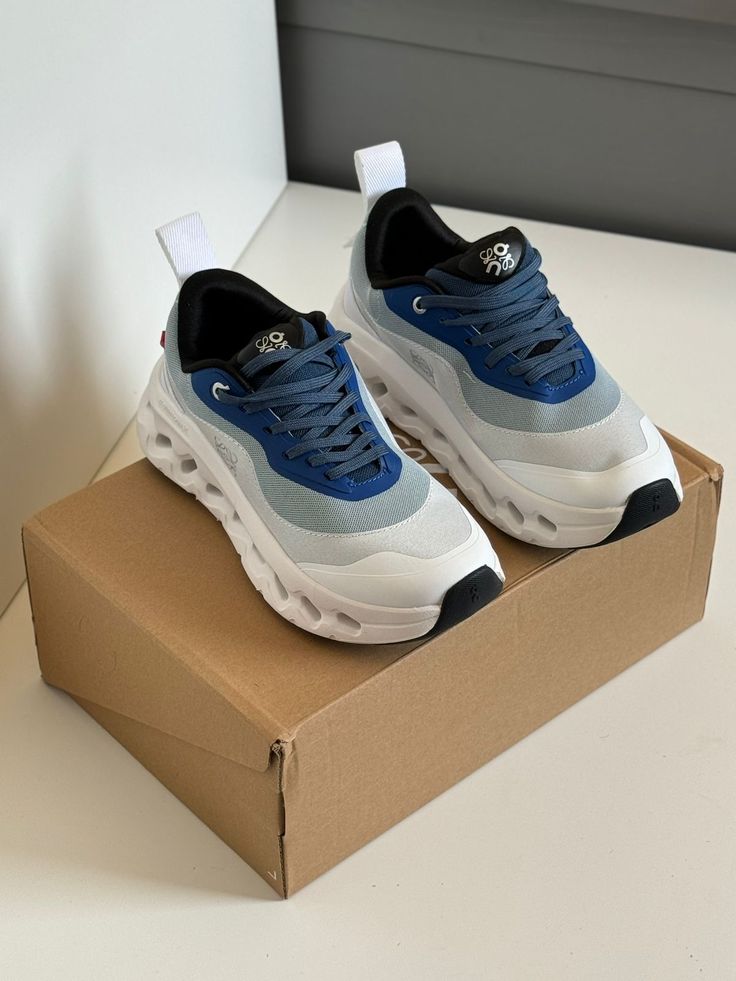 Cloudtilt x Loewe - Blue / White