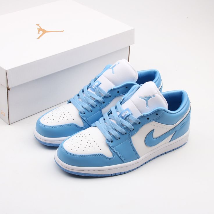 Air Jordan 1 Low - Light Blue / White