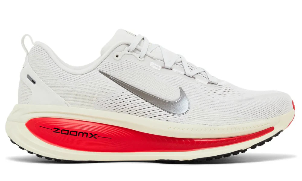 Nike Vomero 18 - Platinum Tint Siren Red