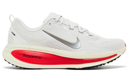 Nike Vomero 18 - Platinum Tint Siren Red