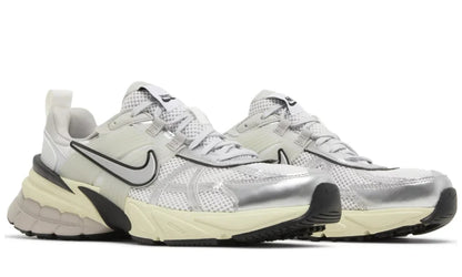 Nike V2k Run - Metallic Silver