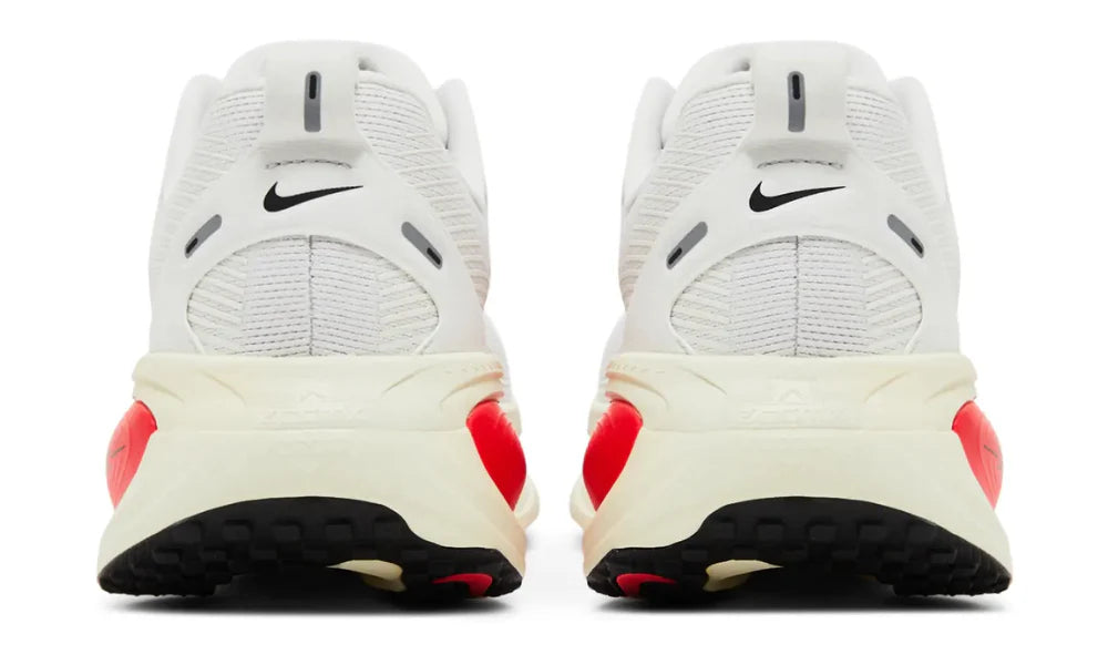 Nike Vomero 18 - Platinum Tint Siren Red