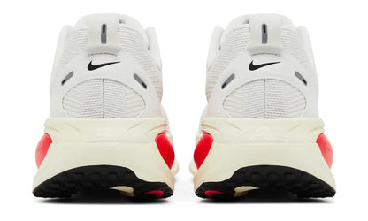 Nike Vomero 18 - Platinum Tint Siren Red