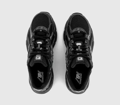 New Balance 740 - Full Black