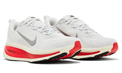 Nike Vomero 18 - Platinum Tint Siren Red