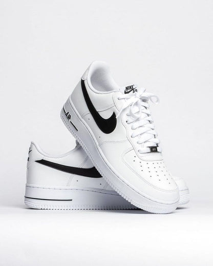 Nike Airforce 1 - White / Black