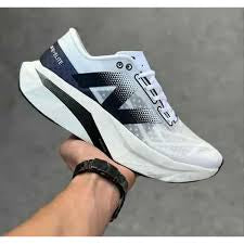 New Balance FuelCell SuperComp Elite v4 - white black