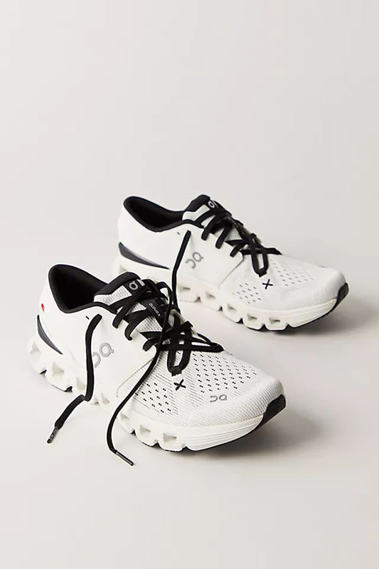 Cloud X 4 - Black/ White